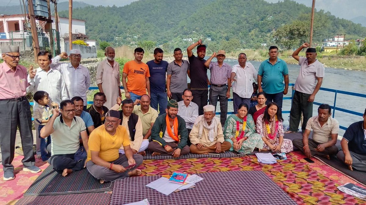 kartikhld's tweet photo. स्वास्थ्य मंत्री @drdhansinghuk महोदय वैसे आवश्यकता हैं आपको की आप यह जानें स्वास्थ्य हमारा मौलिक अधिकार हैं और राज्य में एक पूर्व भारतीय सैनिक चिकित्सा सुविधाओं के लिए आमरण अनशन पर 4 दिनों से हैं, अगर आपके नागरिकों को इलाज नहीं मिल रहा तो आपके मंत्रालय और आपकी जरूरत क्या?? https://t.co/raB2JNBm2s