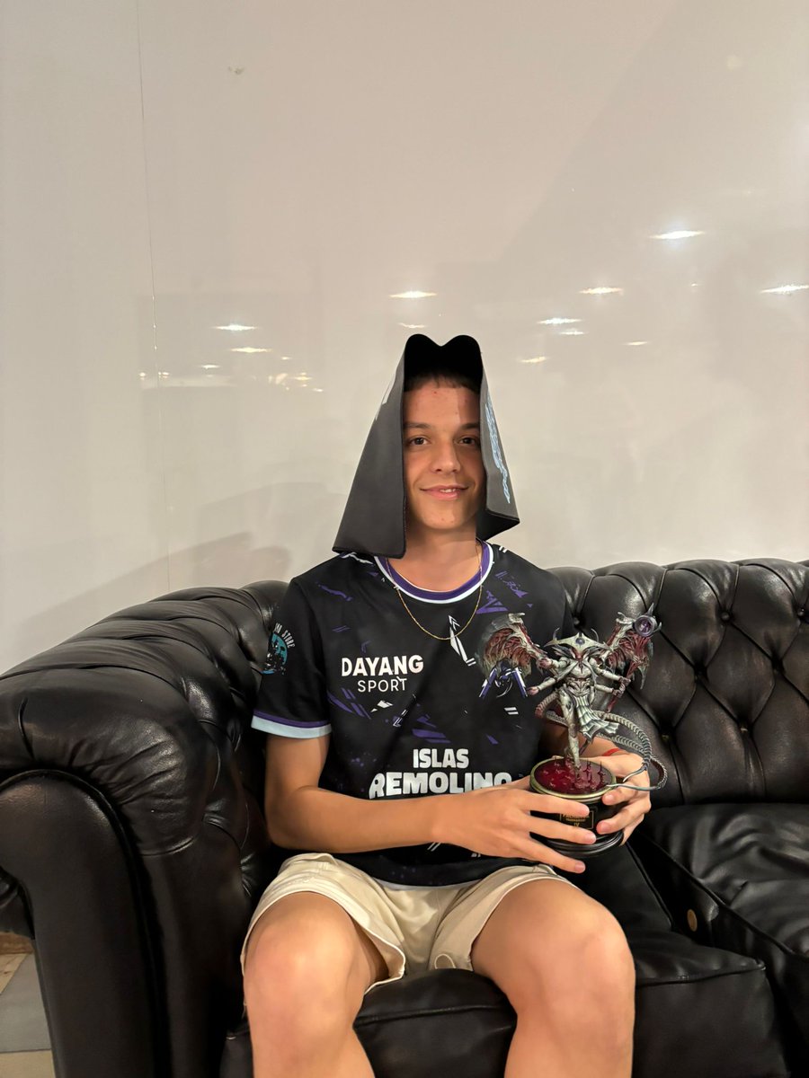 Nuestro remolino <a href="/RodriMJ_PTCG_/">IRL rodri</a>, se proclama campeón del <a href="/Pachangatorneo/">Pachanga Tournament</a> de este fin de semana. Torneo de Magic The Gathering formato modern, con su deck Esper Goryo's. No estaba muerto, estaba de parranda. Enhorabuena campeón, orgullosos de tí🤙🏼🌪️