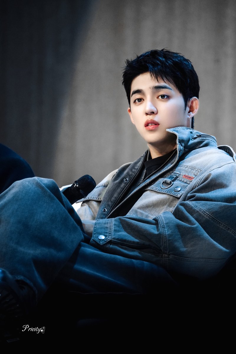 privity08081004's tweet photo. 251005 CxM Fan Party
😗

#에스쿱스  #SCOUPS 
#승철 #최승철  #エスクプス
#SEVENTEEN #세븐틴 
@pledis_17 https://t.co/8832eSYSkD