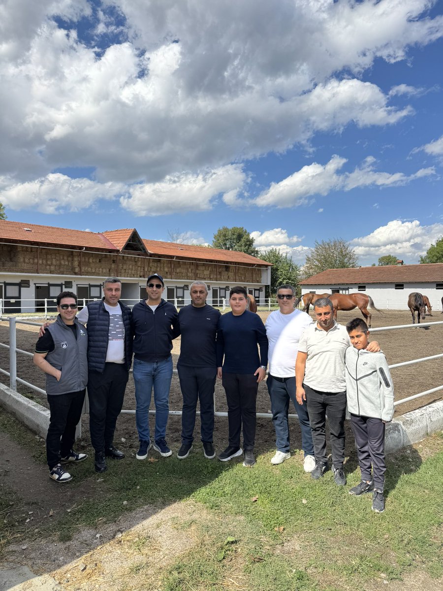 Refik Yiğit (@refikyigitt) on Twitter photo Herkese mutlu pazarlar! 🌟
<a href="/yildizekurisi/">YILDIZ EKÜRİSİ</a> ile BELARDO’da başlayan yolculuğumuz, ARIZONA ile güçlenerek devam ediyor.
Hepimize hayırlı, uğurlu olsun!
Birlikten doğan güçle #RüyalarımızVar 💫
<a href="/01SLMYLDZ/">selim yıldız</a> <a href="/ADEM_0104/">𝐀𝐃𝐄𝐌 𝐘𝐈𝐋𝐃𝐈𝐙</a> <a href="/YigitStud/">YIGIT Stud</a>
<a href="/ArizonaStallion/">ARIZONA</a> <a href="/BelardoStallion/">Belardo</a> Herkese mutlu pazarlar! 🌟
<a href="/yildizekurisi/">YILDIZ EKÜRİSİ</a> ile BELARDO’da başlayan yolculuğumuz, ARIZONA ile güçlenerek devam ediyor.
Hepimize hayırlı, uğurlu olsun!
Birlikten doğan güçle #RüyalarımızVar 💫
<a href="/01SLMYLDZ/">selim yıldız</a> <a href="/ADEM_0104/">𝐀𝐃𝐄𝐌 𝐘𝐈𝐋𝐃𝐈𝐙</a> <a href="/YigitStud/">YIGIT Stud</a>
<a href="/ArizonaStallion/">ARIZONA</a> <a href="/BelardoStallion/">Belardo</a>