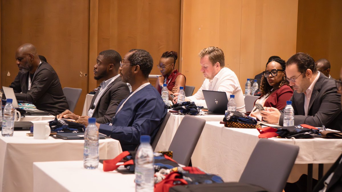 FonsisOfficiel's tweet photo. Le 𝗙𝗢𝗡𝗦𝗜𝗦 a participé à la réunion annuelle des investisseurs de Verod Capital à Dakar, en présence d’acteurs financiers régionaux et d’investisseurs institutionnels.

À cette occasion, Adramé Ndione, Directeur d'Investissements, est intervenu pour présenter le rôle stratégique du 𝗙𝗢𝗡𝗦𝗜𝗦 dans le cofinancement de projets à fort impact. Il a également pris part à une table ronde consacrée aux opportunités d’investissement dans l’UEMOA, où les échanges ont porté sur :

·     Le positionnement du Sénégal comme hub régional d’investissement.

·     L’importance des partenariats institutionnels pour favoriser le partage des risques et renforcer l’assistance technique.

·     La nécessité de lever les barrières structurelles afin de libérer le potentiel entrepreneurial.

Les secteurs porteurs pour les investisseurs à impact : énergies renouvelables, agriculture durable et inclusion numérique.

#capitalinvestissement #verodcapital #Fonsis