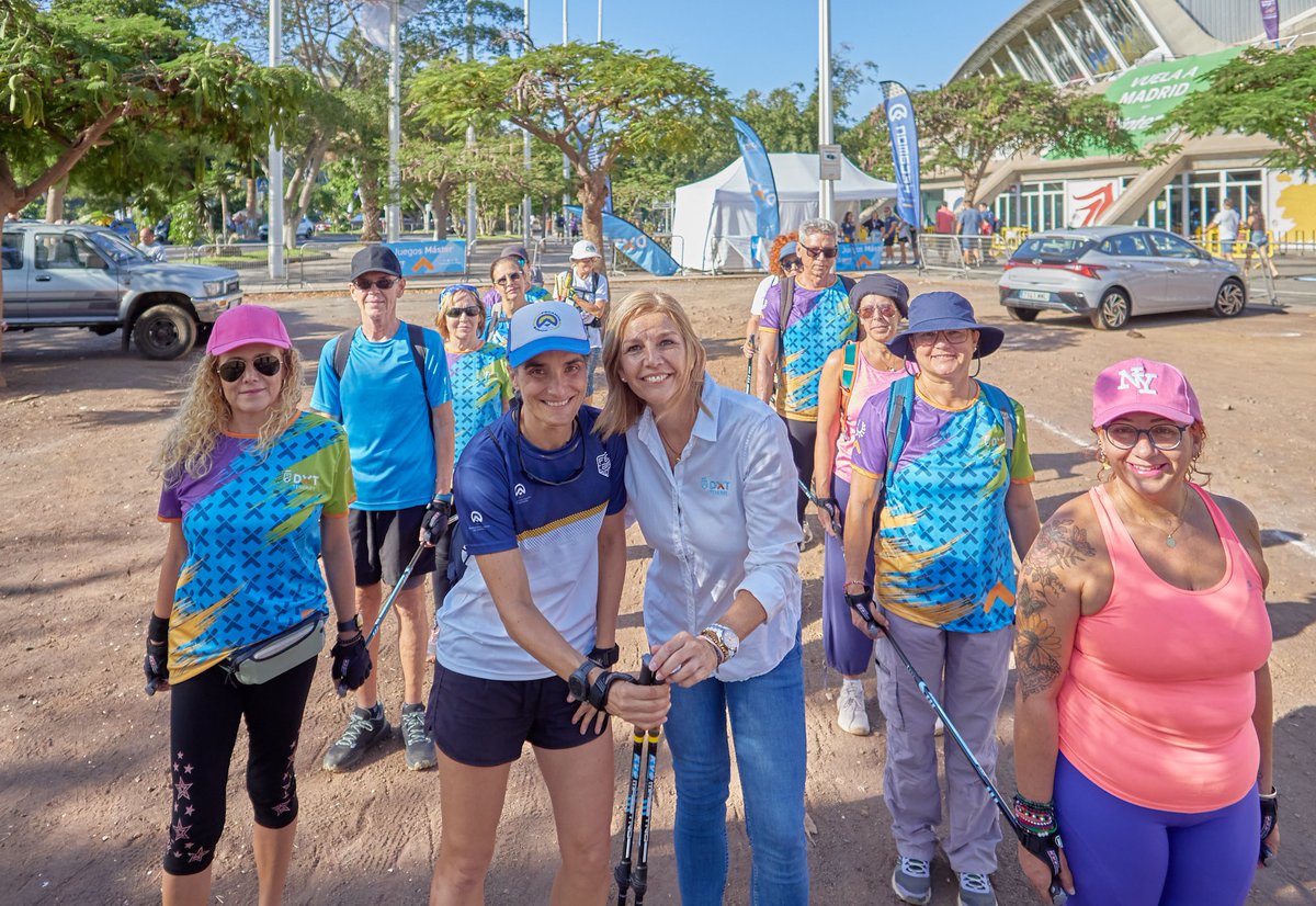 DXTenerife's tweet photo. Los VIII Juegos Máster han llevado hoy el estreno de la #marchanórdica a la jornada de clausura de #ExpoDeca
🎯 Animar a las personas mayores de 30 años a iniciarse en la práctica deportiva
📲 Más información: https://t.co/maQXBfma9T
#JuegosMásterTF #ActivaTuVida https://t.co/sm7ZPwM2EE