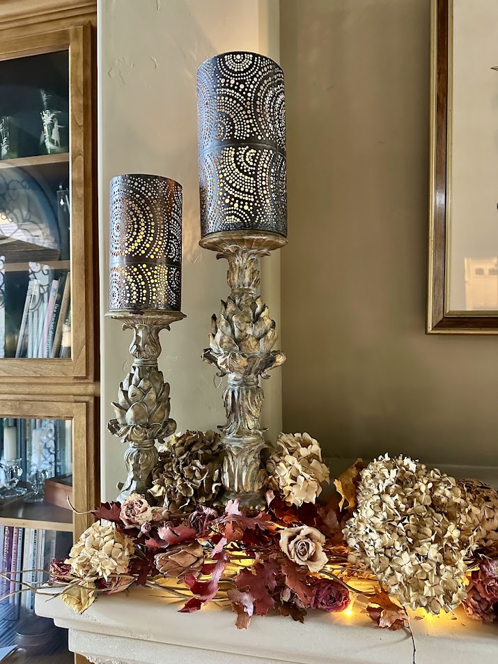jonelle3's tweet photo. A peek at those fall looks in my own home Highlights from our always-fun HDC SWAP A quick survey where your input helps shape our 2026 events.  Plus, a few of my current favorites — what I’m reading, listening to, and more. Tap the link in bio to read the October issue. https://t.co/SIM7A3SRJe