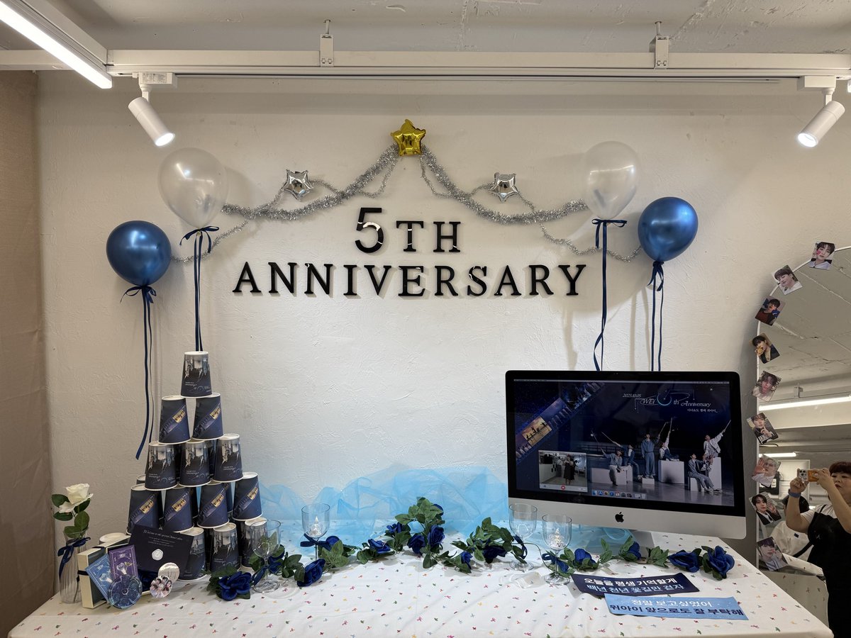 Jun_seo_baby's tweet photo. ��위아이 5주년 데뷔 생일카페💕
📍카페 호또코히
도착하자마자 위아이 사진들로 가득차 있었고 특히 영상 보느라 가기 싫었..ㅋ
럭드 해서 2등 나와서 티스푼 받고 포카 무료나눔도 받아서 기부니가 조크등여😍 이벤트 열어주셔서 감사드려요👍🏻

#시간이_빠르다_역시_위아이
#HAPPY_BIRTHDAY_WEi
#위아이는_5살_오래오래_함께하자