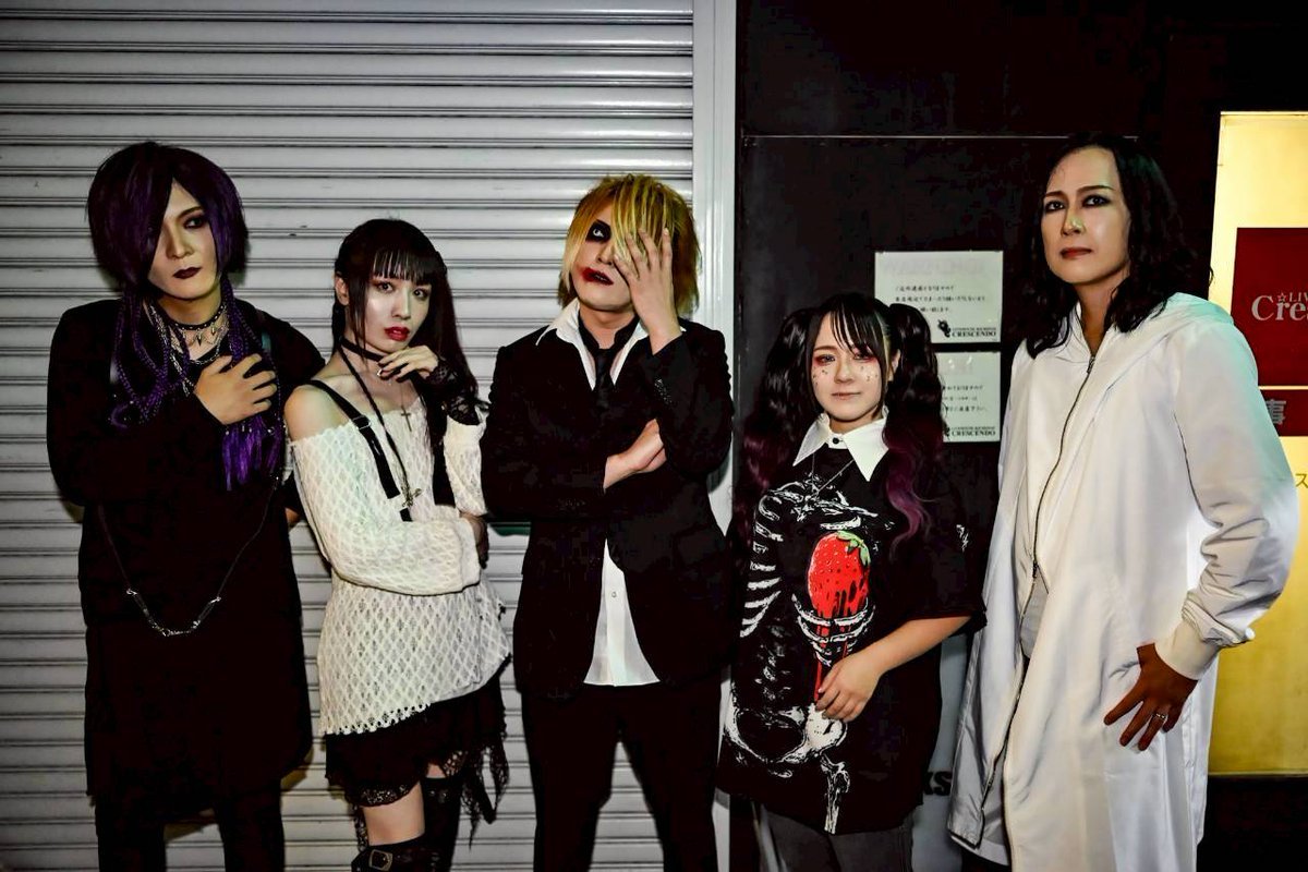 SEIYA_ISHR's tweet photo. 10/4(土) mode of nostalgia主催ライブ＠吉祥寺CRESCENDO 無事に終演🎶お疲れ様でした👏🏻
皆様、本当にありがとうございました😊
また何卒よろしくお願いします！
今回は新たなヘアアレンジにしてみました✨
📸：@siratama0919 https://t.co/AuwaF0tyVN