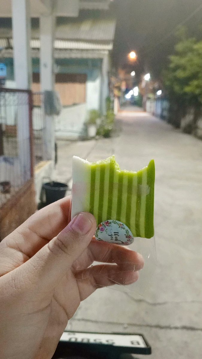 irfaniaulia3's tweet photo. Terimakasih doa baik nya dan udah ingat sama aku bude, aamiin yaa rabbal 'alaamiin semoga cepat dikabulkan https://t.co/u4OMdmSZ5Q