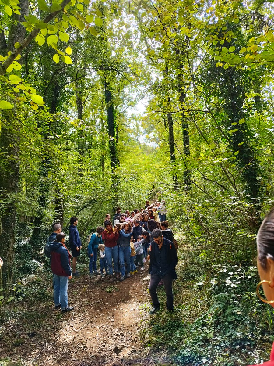 Aquest matí el bosc de Can Serra s'ha transformat en un lloc diferent amb el "Xai específic" d'Aram Pou i <a href="/CircGirona/">Circ Girona</a> 🐑🌿

📍 A les 17 h es farà la segona sessió. 
Us hi esperem! 🙌🏽