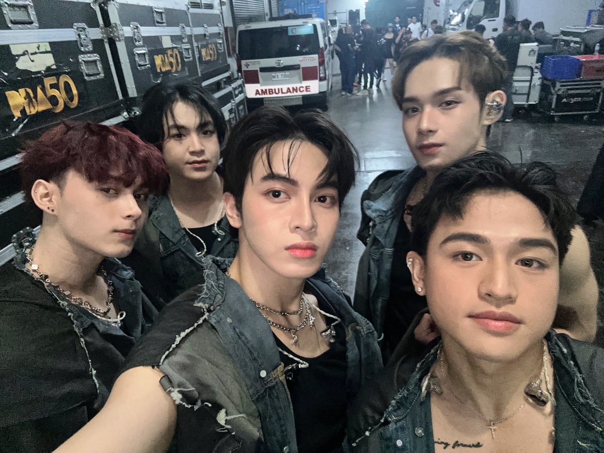 ARANETA, MAG-INGAY! 🔥

Grabe, Vixies — solid ang support niyo sa amin kanina sa PBA 50: SOLID WEEKEND 🙌💜 We had so much fun performing for all of you, and we hope nag-enjoy rin kayo sa stage! 🫶 Hang tight… kasi we’ll be seeing you again very soon 👀✨

#VXON #PBA50 #PBA50LID