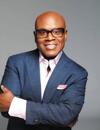 [SUNDAY SCHOOL🔔😁]

Donnel Jones
Bobby Brown
Tlc
Karyn White
Kanye West
The list is ENDLESS...

All produced by MUSIC EXECUTE
(L.A. REID)