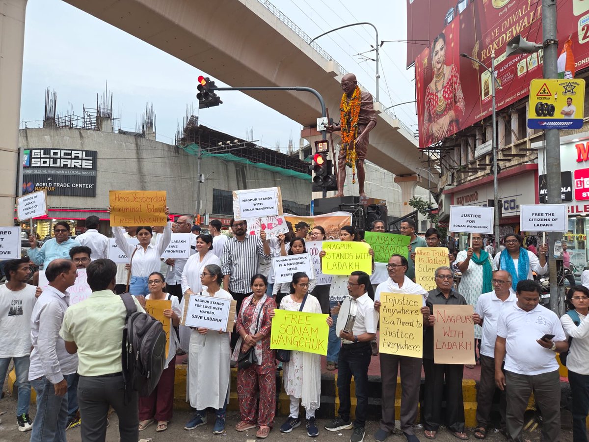 anjaya1905's tweet photo. Support for Sonam Wangchuk In Nagpur: Greens of Nagpur and concerned citizens united in a Peace March demanding justice for Sonam Wangchuk, visionary scientist and climate activist imprisoned for standing up for Ladakh Statehood and environment. His voice cannot be silenced. #StandWithSonamWangchuk #PeaceMarch #nagpurnews #nagpursupportswangchuk @Wangchuk66