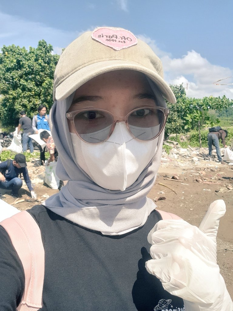 hmnanii's tweet photo. clean up today https://t.co/AAECuAigXD