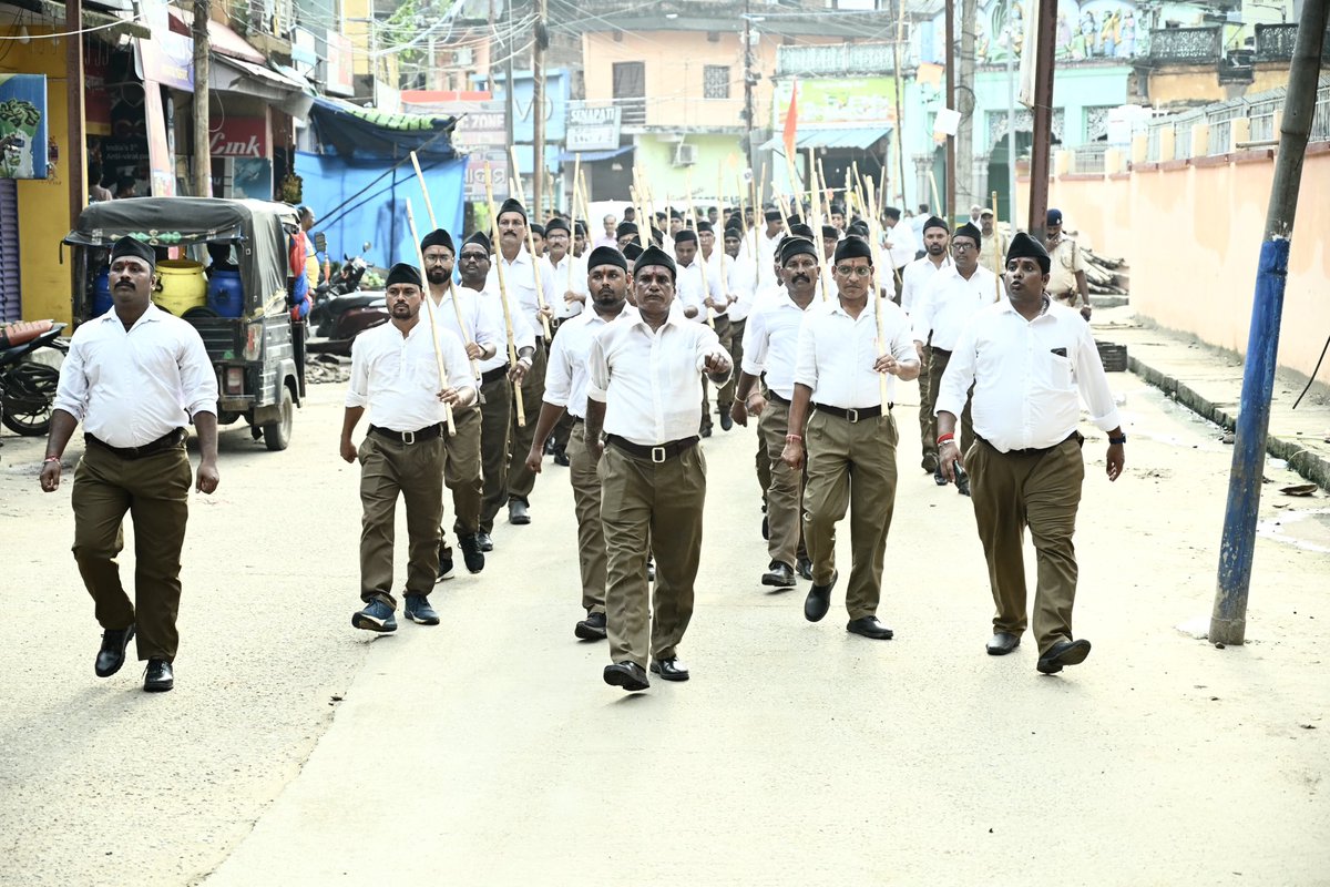theharsh2020's tweet photo. RT @sambitswaraj: संघे शक्ति कलौ युगे!

#RSS100Years https://t.co/D2fJNbAyWQ