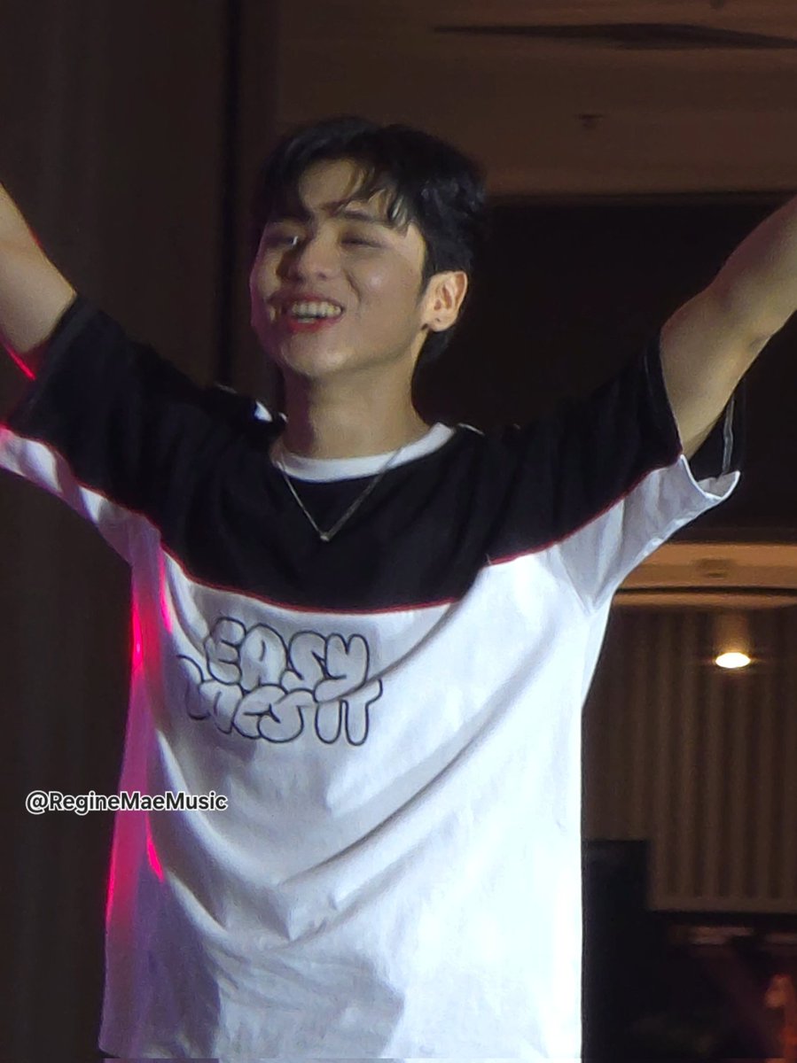 To sum up our feelings for today's ganap:

LIVE AND SIGNED WITH HORI7ON

#BENCHxHORI7ONFanSignEvent
#VINCI #빈치 #HORI7ON #호라이즌 
<a href="/HORI7ONofficial/">HORI7ONofficial</a> <a href="/HORI7ON_twt/">HORI7ON member</a>