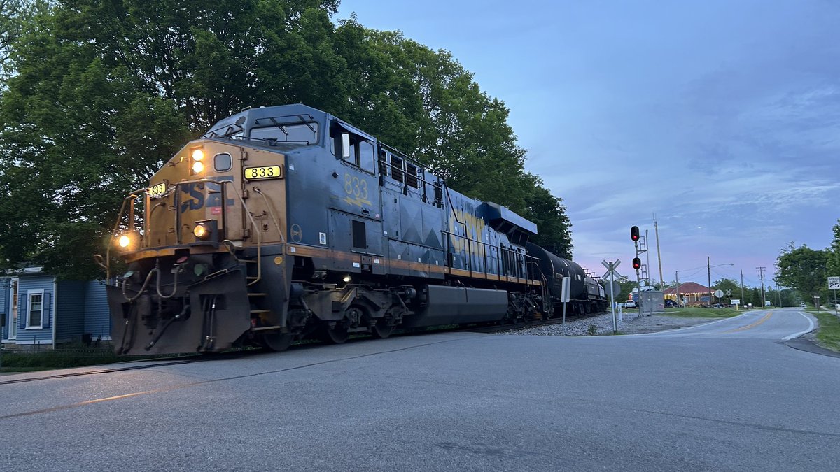 atmrtwbike's tweet photo. CSXT 833 leads a southbound manifest onto Main Street, La Grange, Kentucky. 10th May, 2025.
For the remainder of the year, I will be posting a random photo from my past travels.
#travelpics #letsseewhatsoutthere #mainstreetlagrangeky #visitlagrangeky #lagrangeky #streetrunning #csx