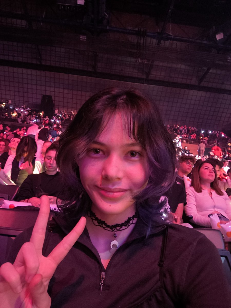 gemleph's tweet image. Who else is at the Finals ? ✌️😗 #VALORANTChampions