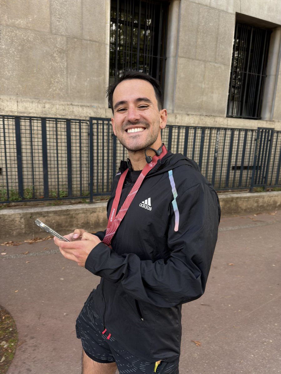 dr_flo_deck's tweet photo. Les gars je suis marathonien !! 3h20’23” 🤩 @runinfrance #RuninLyon https://t.co/AumviSUFeh