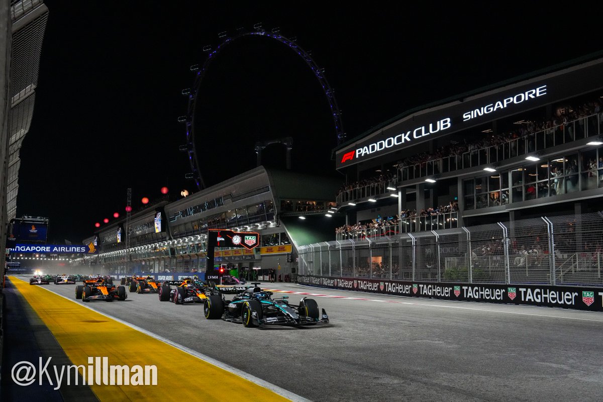 KymIllman's tweet image. OFF THEY GO

The lights are out and they’re racing under the lights. Russell held off the challenge from Verstappen, while Norris’s aggressive start saw him get ahead of Piastri.

#formula1 #f1 #f1content #SingaporeGP