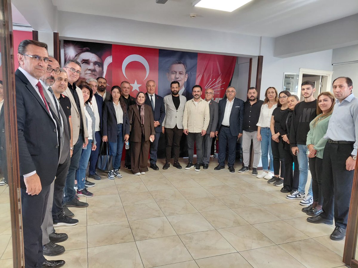 Çekmeköy İlçe Başkanımız Sayın Haydar Aslan’a ve değerli yönetim kurulu üyelerine nazik ziyaretleri için teşekkür ederiz. Ülkemizin aydınlık yarınları için birlikte, omuz omuza çalışmaya devam edeceğiz.