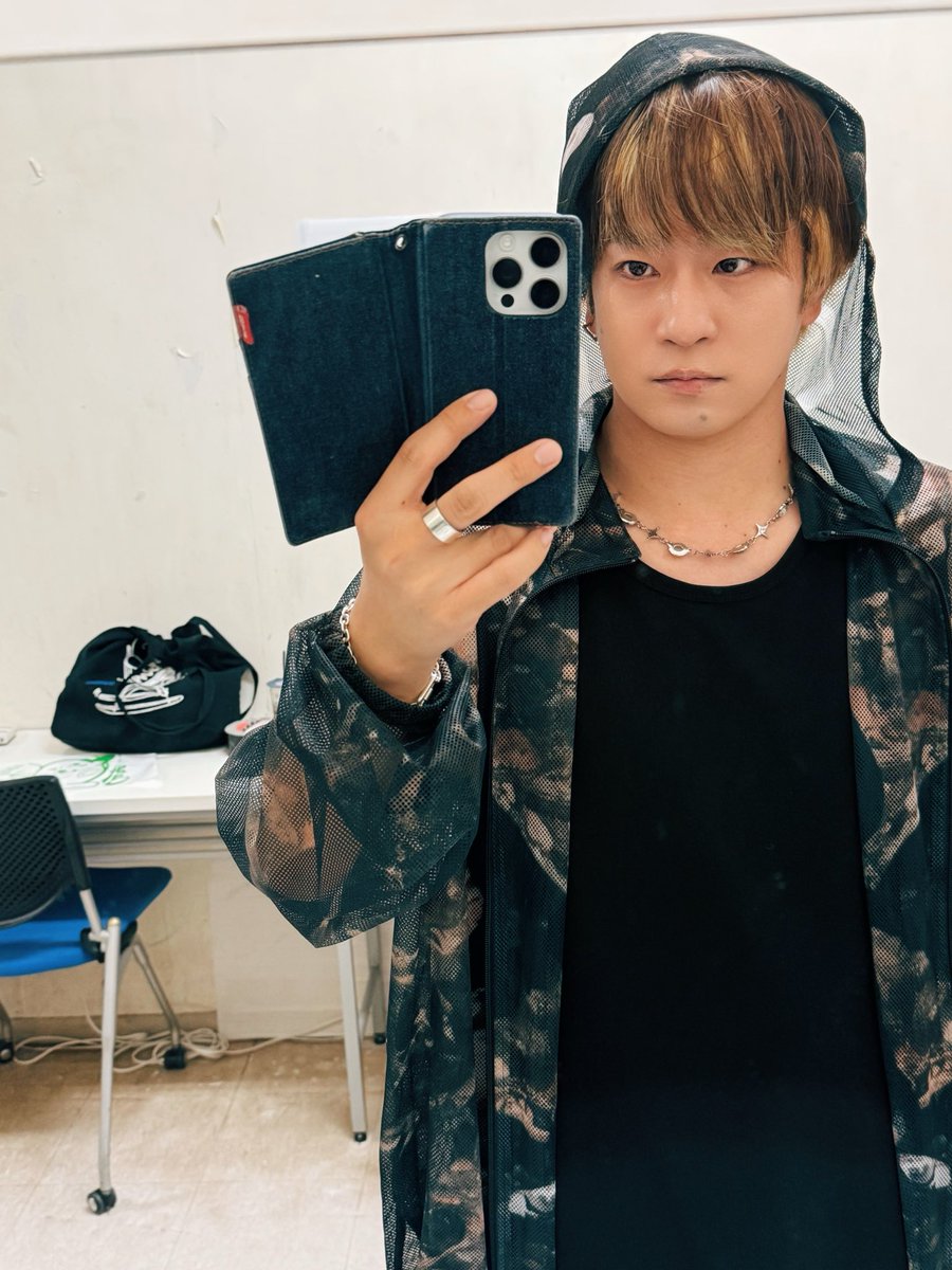 FREDERHYTHM TOUR 2日目 広島
完全に昨日のライブを超えたよ…
スタッフチームとの連携、機転の利かせ方全部噛み合った。身体の使い方を変えたことによって声の伸びも過去一、気持ちよすぎた。

次は10/11 新潟 どんな夜になるのか