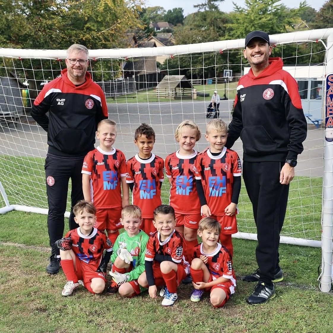ev2sportswearuk's tweet image. All smiles! 😁

@IsteadUTD sporting their EV2 Playing Kit! 🙌

#EV2 | #DesignWithoutLimits