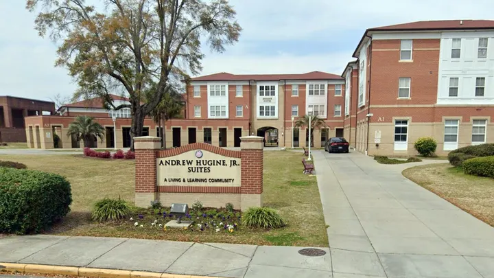 FoxNews's tweet photo. CAMPUS LOCKDOWN: South Carolina State University alerted students to stay in their rooms or remain off campus after a reported dorm shooting. https://t.co/L0Rx4np7dE