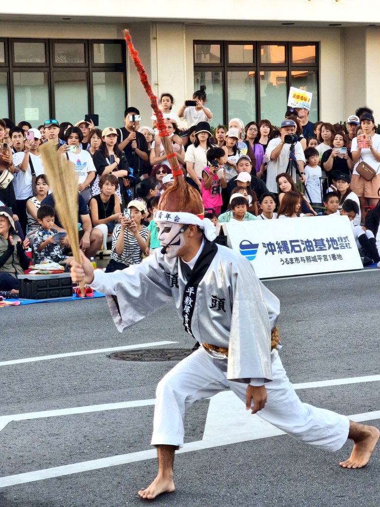 NekZima's tweet image. うるま市エイサーまつり
「平敷屋青年会」演舞

#うるま市エイサーまつり 
#平敷屋青年会
#平敷屋エイサー
#うるま市
#エイサー