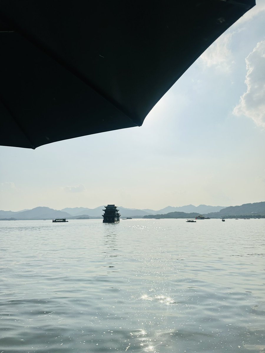 Pirahayaz's tweet photo. Westlake and National holidays 🫶🏻💯
@Hangzhou_CHINA @hangzhoufeel @InZhejiang @QiantangVision https://t.co/6hHbmwYOF4