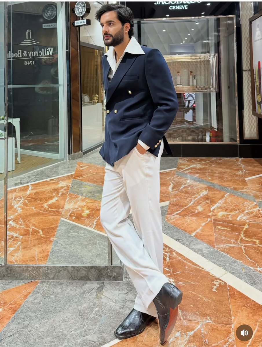 Hero vibes 🫣🩵

<a href="/AbhishekMalhan4/">Abhishek Malhan</a> #AbhishekMalhan