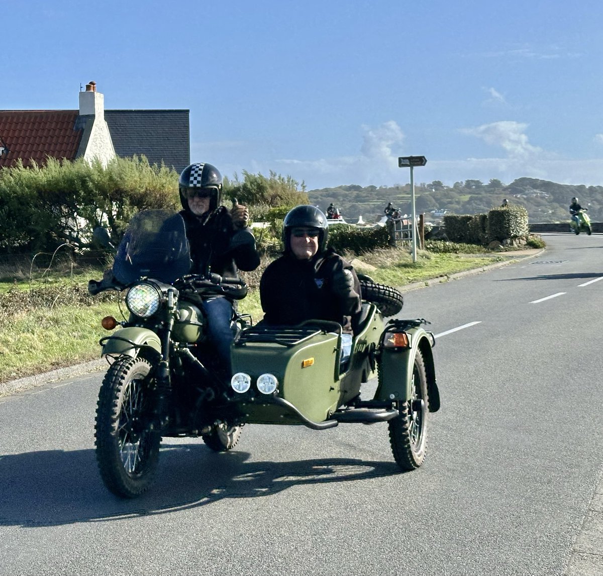 gnsymutterings's tweet image. A lovely afternoon ride in memory of Roy De Jersey who raced bikes on the beach up the hill and also rode trails he is missed by many