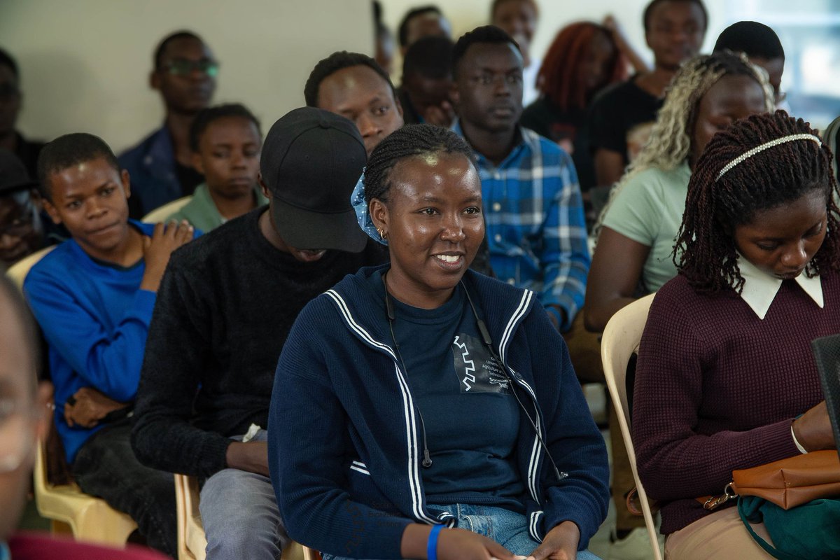 jkuatses's tweet image. And when the keynote speakers hit the stage!⚡⚡  everyone suddenly remembered they’re future engineers — eyes wide, ears sharp, minds buffering for brilliance 🤓🔥
And the vibes! Immaculate 👌✨
#sesjkuat #techweek5.0 #nextgenengineering