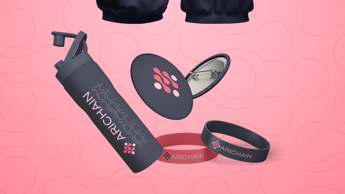 OkeyOnah's tweet image. My mum asked me to enter this contest, actually😂😂
Designing for print is much more different from designing for screen.
I had to make sure that my designs could be produced and at no outrageous cost.
For @Arichain_
#arichaingoods