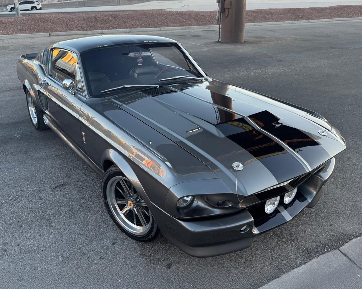 Barrett_Jackson's tweet image. Eleanor returns! This 1968 @Ford Mustang #Eleanor replica is powered by a new 351ci #Windsor V8, paired with a 5-speed manual and 3.29 rear end. 

Learn more: bit.ly/AZ25TW-1968For…