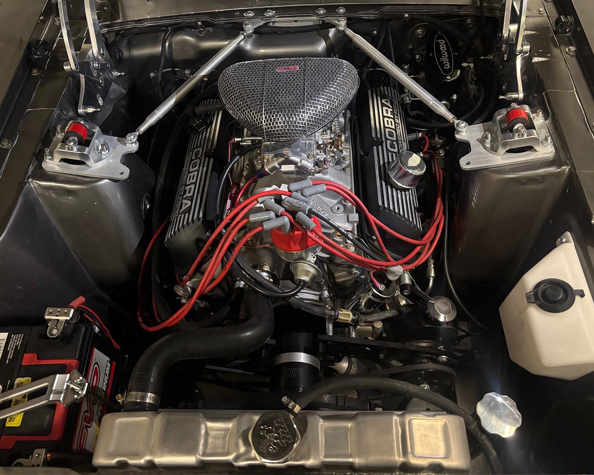 Barrett_Jackson's tweet image. Eleanor returns! This 1968 @Ford Mustang #Eleanor replica is powered by a new 351ci #Windsor V8, paired with a 5-speed manual and 3.29 rear end. 

Learn more: bit.ly/AZ25TW-1968For…