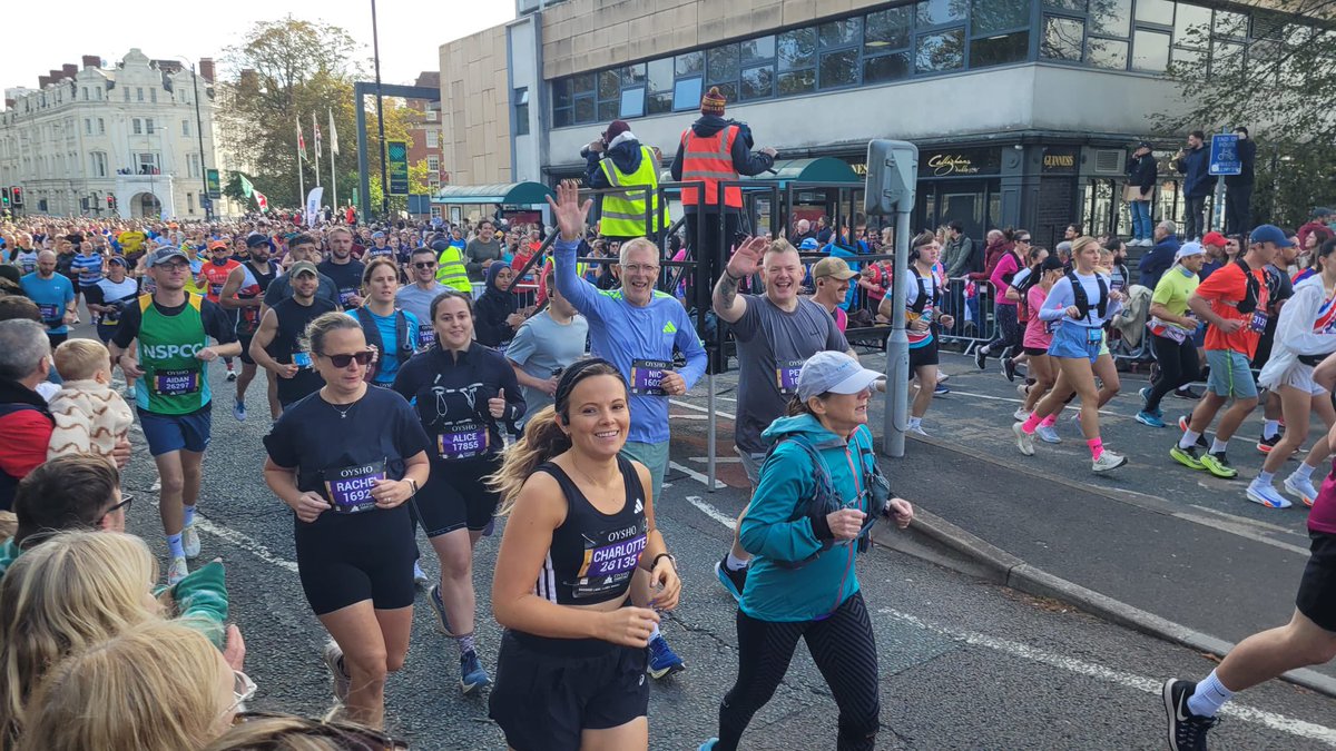 PMcKinniss's tweet photo. Cardiff Half marathon, at the start all smiles. Mile 7 starting to tire. Miles 13 wanting to die! https://t.co/fKfAF8kuee