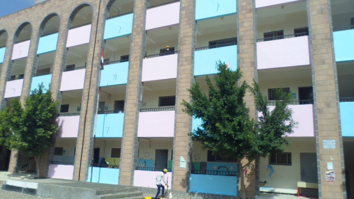 SFDYemen's tweet image. #Yemen&apos;s conflicts &amp;amp; poverty ended millions of DREAMS but #SFD since establishment has restored too many.
During 2016-2024, SFD completed 788 education projects expanding access to 580,000+ students.

#Education is as limitless as the dream، thanks to @kfw_int @BMZ_Bund