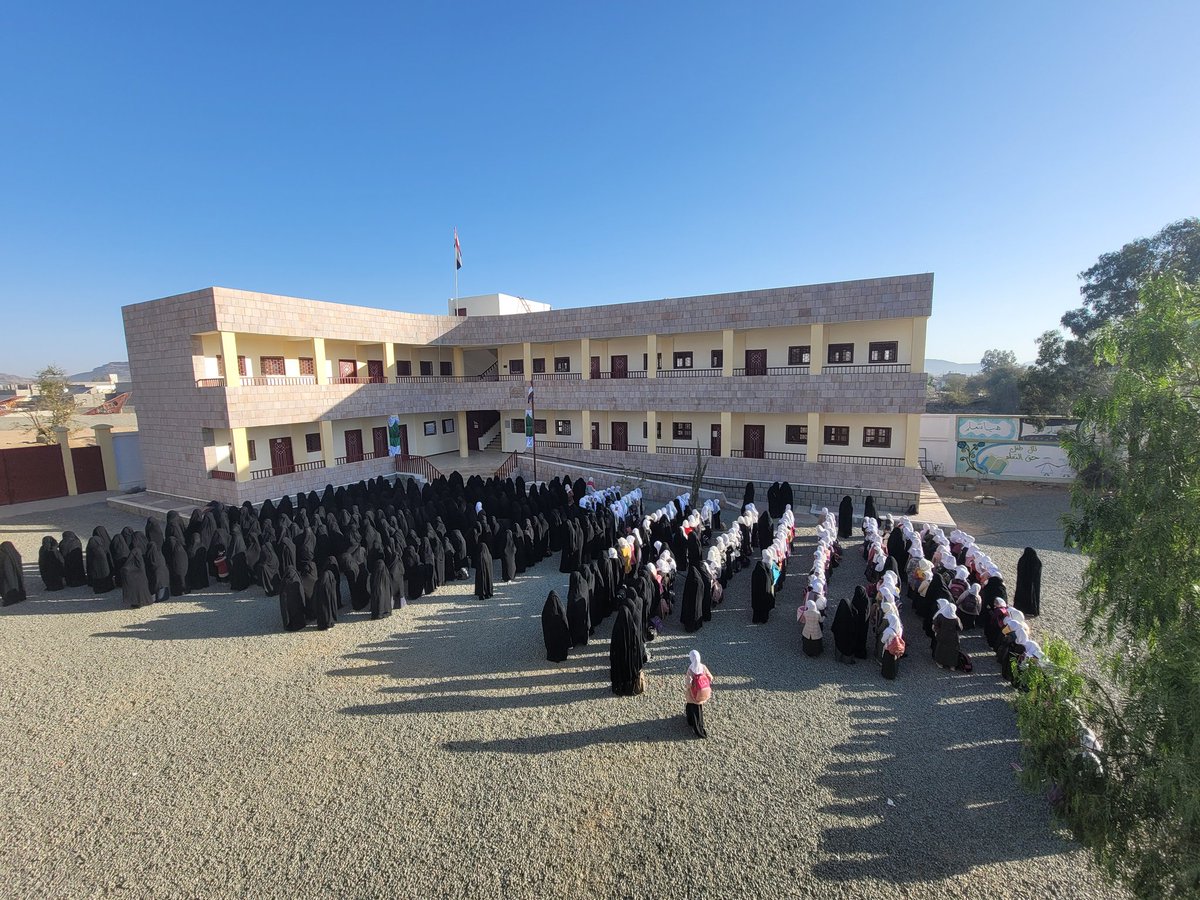 SFDYemen's tweet image. #Yemen&apos;s conflicts &amp;amp; poverty ended millions of DREAMS but #SFD since establishment has restored too many.
During 2016-2024, SFD completed 788 education projects expanding access to 580,000+ students.

#Education is as limitless as the dream، thanks to @kfw_int @BMZ_Bund
