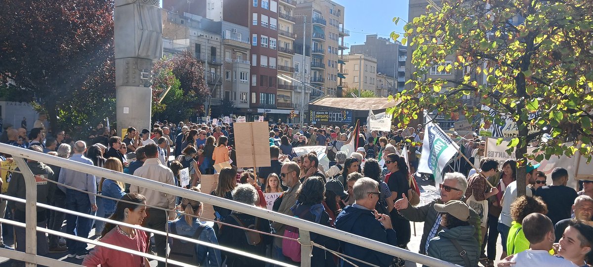 Avui a #lleida a la manifestació de #poblesvius amb <a href="/GrupFanal/">EL FANAL Grup ECOLOGISTA MOIANES</a> Per uns pobles rurals lliures de #macroprojectes especulatius i destructors del #territori