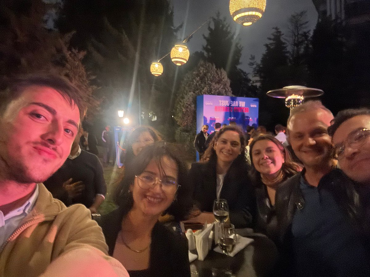 İki gün süren oryantasyon programının ardından yeni mezun arkadaşlarımızla kokteylde bir aradaydık. Enerjileri, heyecanları ve ışıkları gerçekten şahane.

KPMG'de çok değerli işler yapacağınıza inanıyorum. Tüm arkadaşlarımıza yeni kariyer yolculuklarında başarılar dilerim.
#KPMG