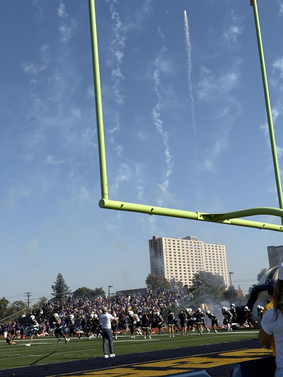 Thank you <a href="/DevinVouk/">Devin Vouk</a> <a href="/CoachCurrierCSP/">Coach-ShannonCurrier</a> and <a href="/CSPBearsFB/">CSP Golden Bears Football</a> for an amazing game day. I loved getting on campus and experiencing CSP homecoming! Can’t wait to come back. <a href="/CoachHalder/">Ben Halder</a> <a href="/PrepRedzoneMN/">Prep Redzone Minnesota</a> <a href="/OJW_Scouting/">PrepRedzone Oliver</a> <a href="/NWahlScouting/">Nate Wahl</a>