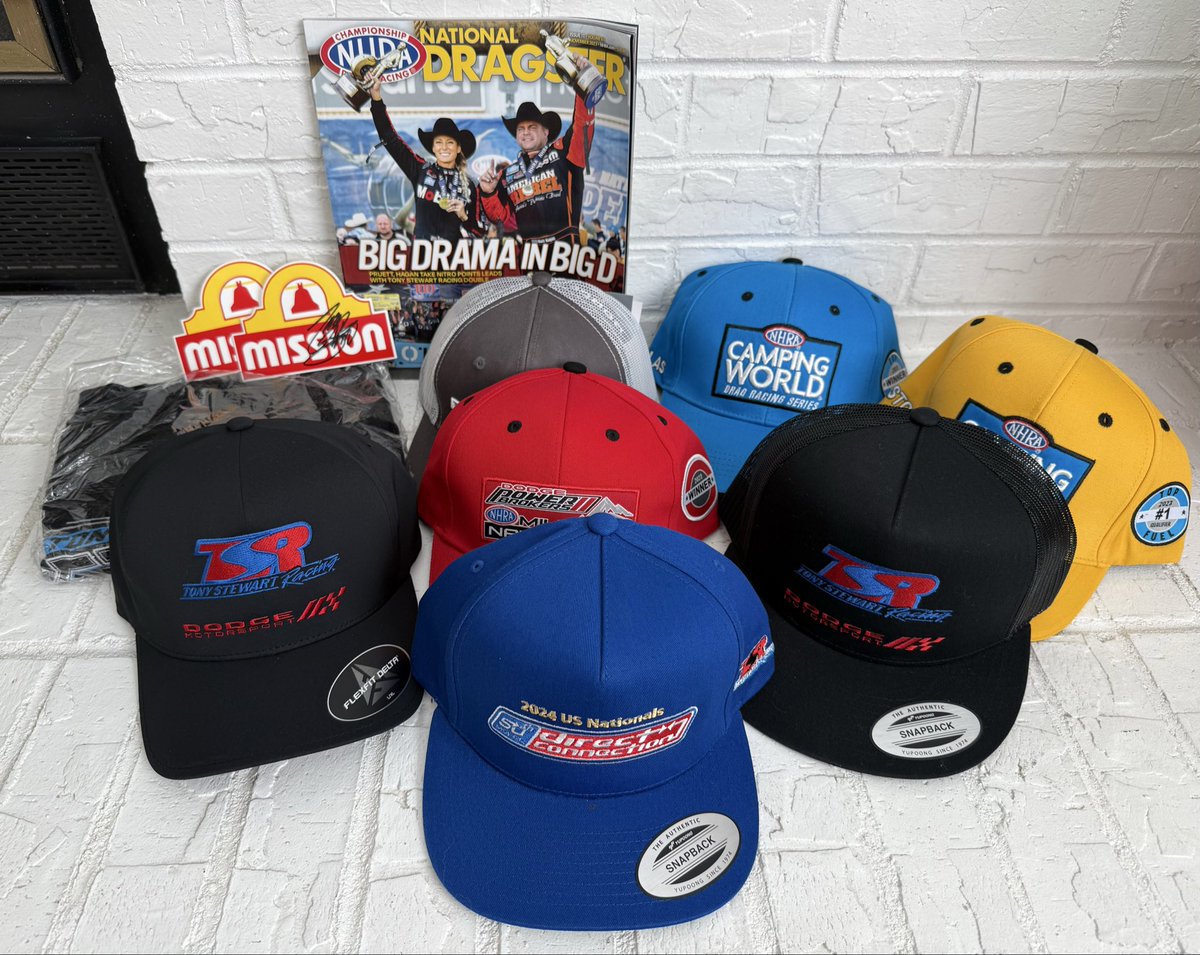 TSRnitro's tweet image. 🚨 Giveaway 🚨
Follow @TSRnitro and RT this post for your chance to win this #TSRnitro prize pack!
Winner selected Monday, Oct. 6 at 12pm ET. Open to US residents only.
@NHRA | @LeahPruett_TF | @MattHagan_FC | @TonyStewart
*Be cautious of scammers. We won’t contact…