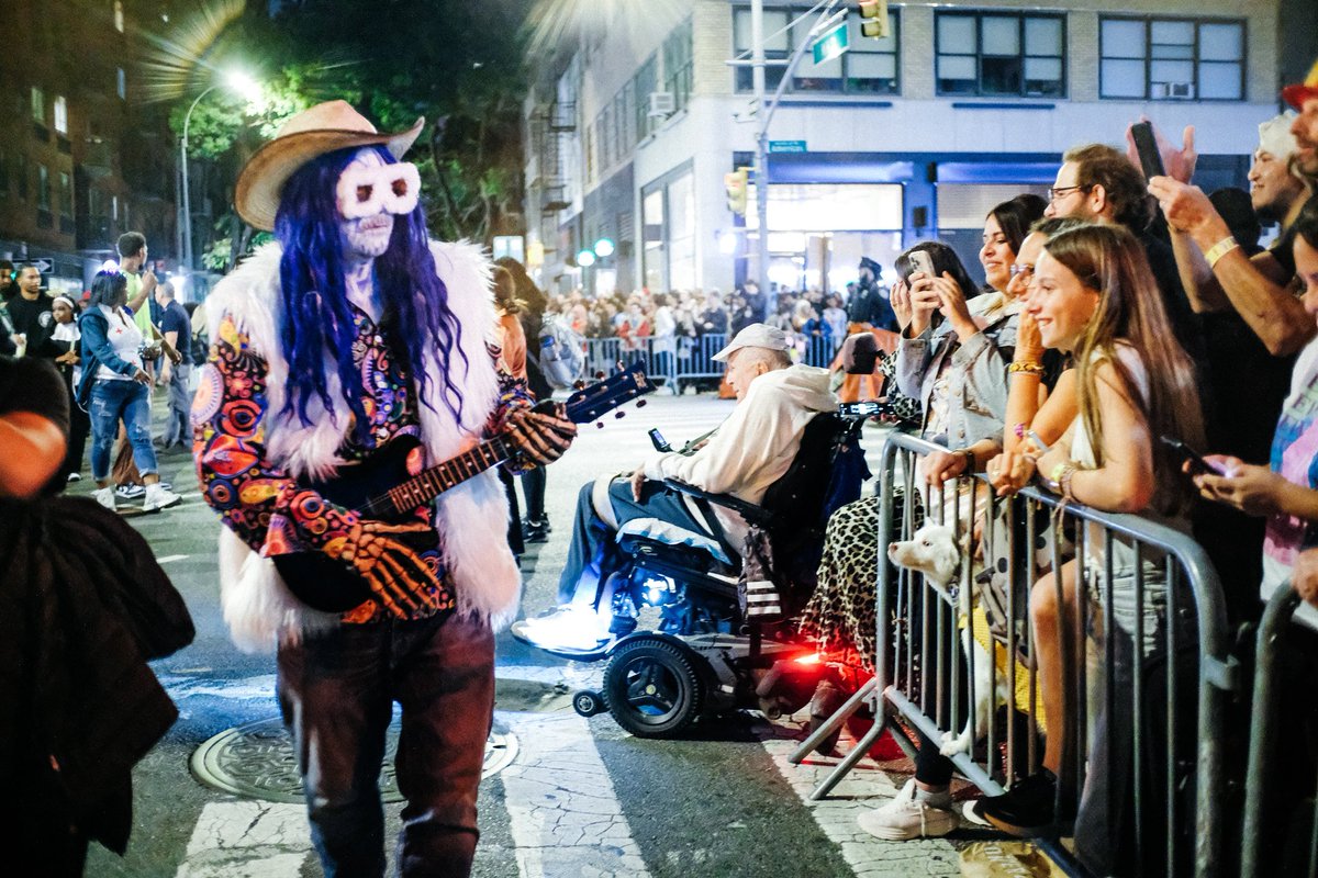 New music coming this month

#independentmusic #indieartist #newyorkcity #SPACECOWBOY #electronicmusic #newyorkstreets