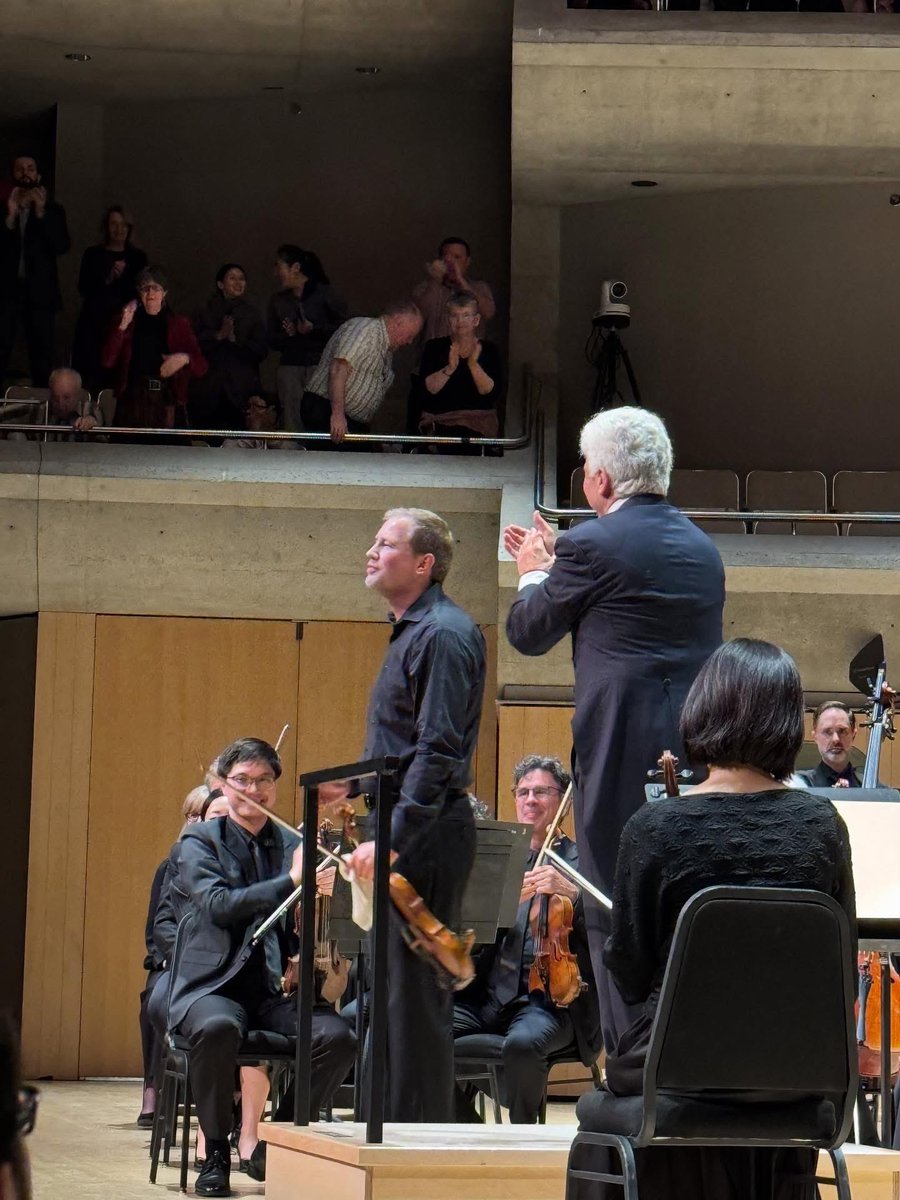 Thank you @torontosymphony and Conductor Emeritus Peter Oundjian for a wonderful teacher appreciation evening! Congratulations to Jonathan Crow on a fabulous, and passionate, Mendelssohn E Minor Violin Concerto. Bravi tutti! 👏 👏 👏