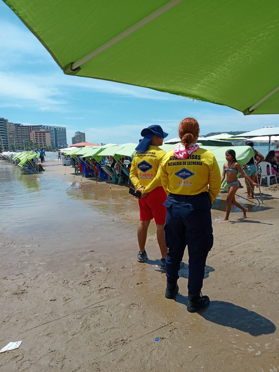 ATENCIÓN, VECINOS 🚨

Estamos registrando intensos oleajes en el #MarCaribe que afectan las costas de nuestro país. Para #Lechería se estiman olas de hasta 2 metros de altura con posibilidad de intensificación progresiva.

En nuestras playas hemos visto que el agua de mar ha