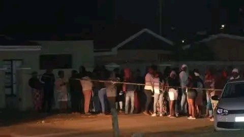 Man shoots another man at his home after finding him with his wife, then takes his own life

A devastating incident unfolded in Matshamahinkanu, Lulekani, during the early hours of Saturday, 4 October 2025. 

A 36-year-old man reportedly discovered a 30-year-old man at his home
