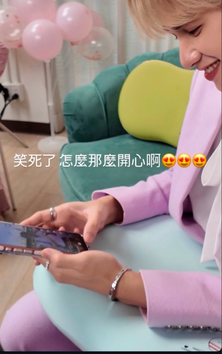 Liza_ferns's tweet image. Not Smart looking at Boom&apos;s pic and Smiling his ass off 😭😭😭 
He&apos;s such a loser in love omgggg 😭😭💗💗💗💗💗

#Smart_csnp