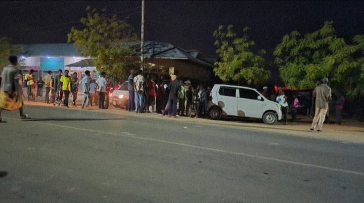 ASCIsecure's tweet image. Incident Alert
Incident: Terrorist Attack
ID: 20250410 
Location: Kona B, Mandera town, Mandera

Suspected AS militants hurl a grenade at the Jakkey Hotel. Injured 3 teachers from Duse Primary and Neboi Primary. 2 minor injuries treated and discharged, 1 critical condition.