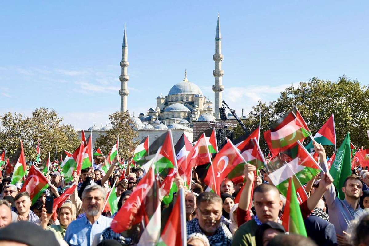 Gazze'nin direnişine, insanlığın onuruna selam olsun.🇹🇷🇵🇸

#AdaletinSesi #VicdanınNabzı
#Filistin
#GazzeiçinYürüyoruz #ÖzgürlüğeYürüyoruz #KararlılıkYürüyüşü