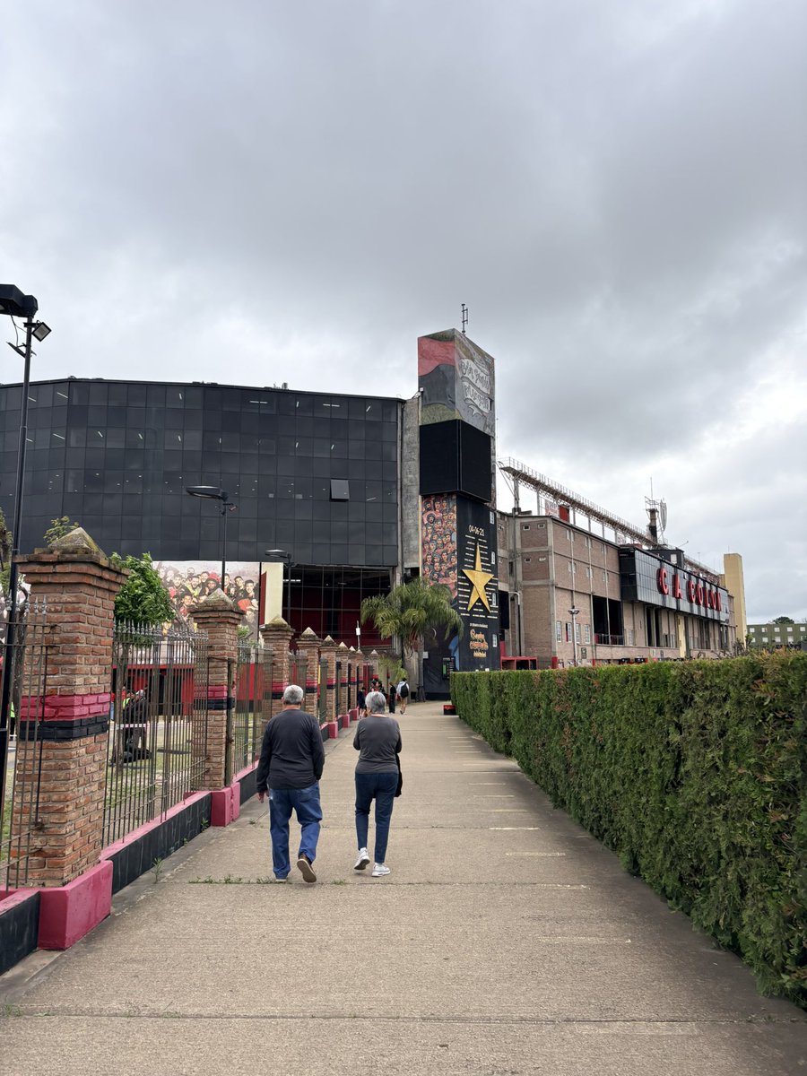 El ultimo partido del año y seguiremos a Colon en las buenas y en las malas!
Vamos Colon carajo!!! 🔴⚫️⭐️