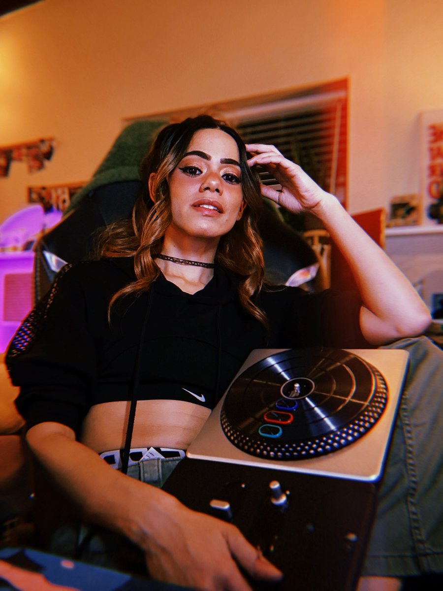 BlackKrystel tweet media