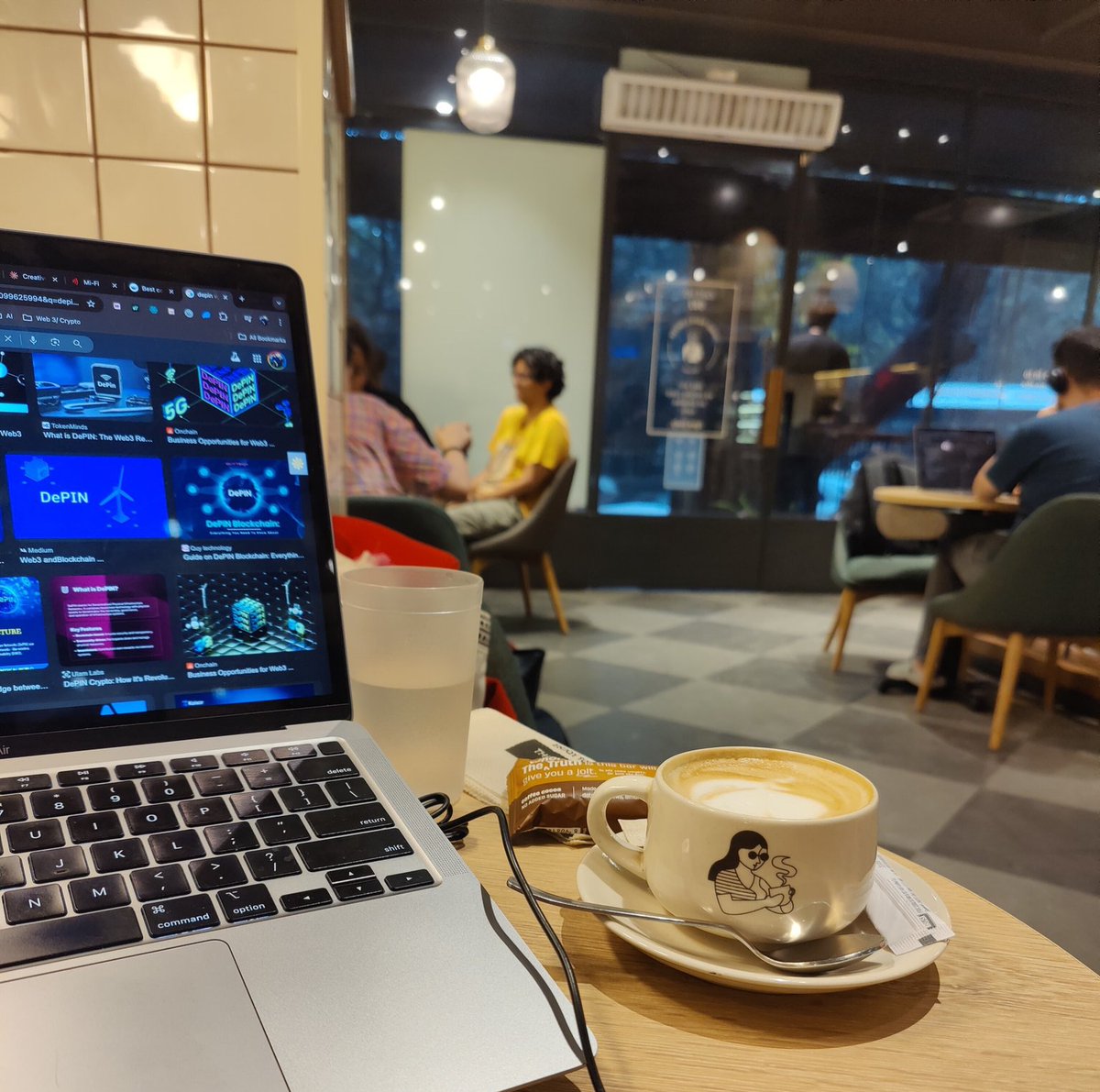 Jkbro24's tweet image. Good Night 🌙💤✨

Long story short. It&apos;s night. Good night and sweet dreams to all my friends.

#TOKEN2049Singapore #token2049